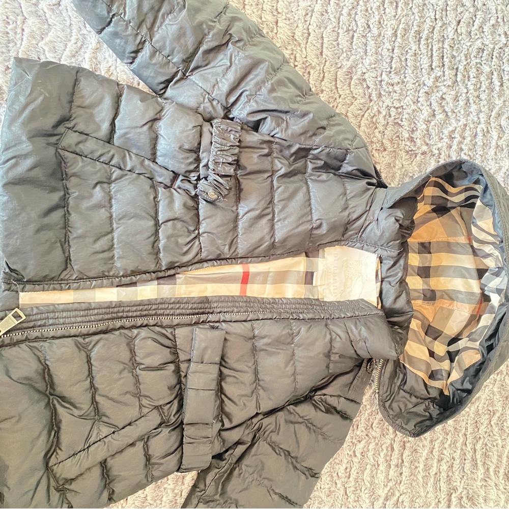 Burberry Black Quilted Puffer Jacket with Hood and Smooth Texture